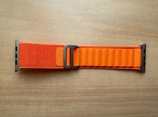 Apple Watch ULTRA 49mm. Orange Alpine Loop S