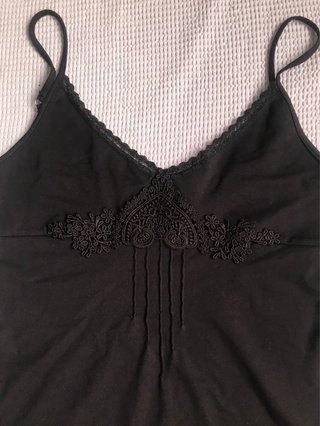 Camiseta tirantes con encaje negro