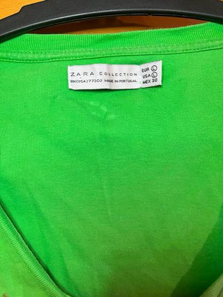 Camiseta Zara Verde Cuello Pico Talla S
