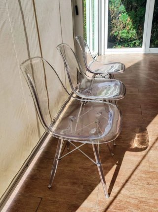 Tres Sillas transparentes