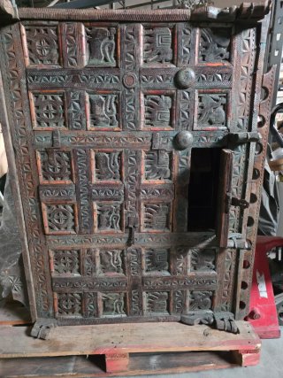 Cofre Nupcial Antiguo Tallado