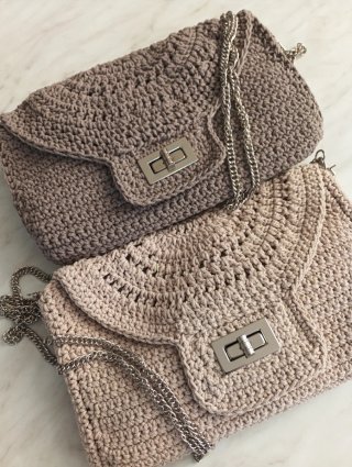 Bolso crochet cadena color plata