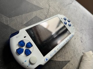 PSP 3.000 Blanca y Azul 🇯🇵