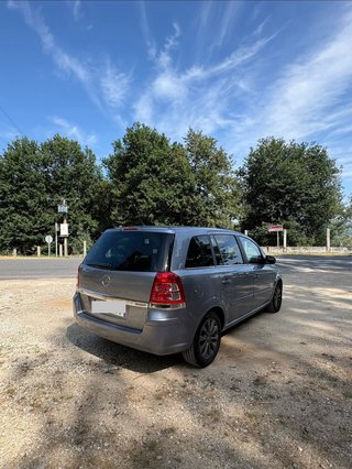 Opel Zafira 2011