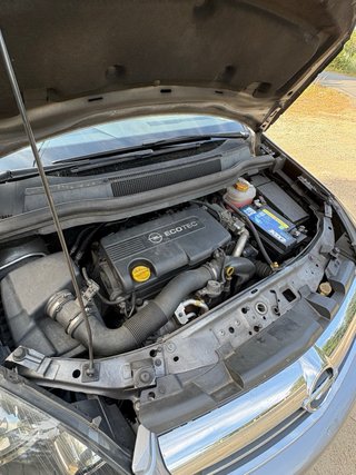 Opel Zafira 2011