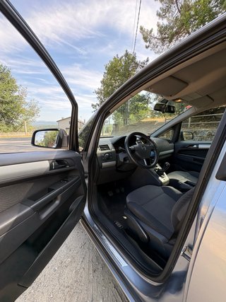 Opel Zafira 2011