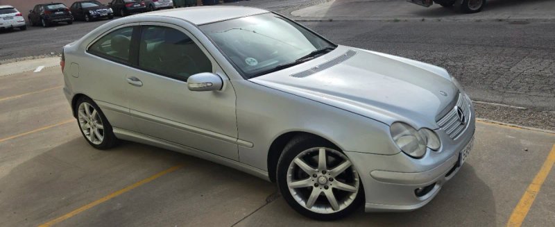 Mercedes-Benz Clase C 2005 - foto 1