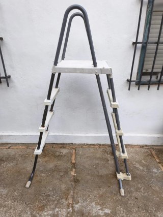 Escalera Piscina INTEX 122 cm