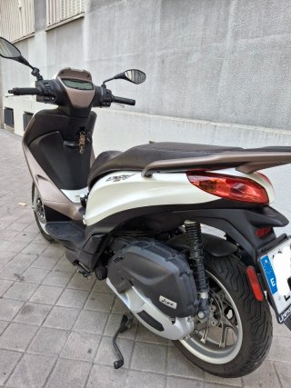 Piaggio Medley 125 perfecta transferencia incluida