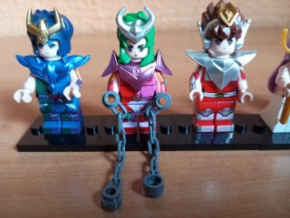 592D. Lego Saint Seiya 5 Bronze Cloths + Athena