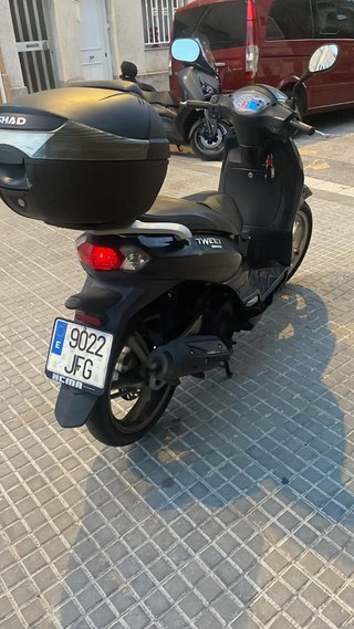 Peugeot Tweet 125cc Negra