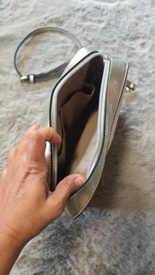 Bolso de fiesta dorado y plateado