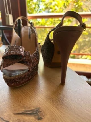 Zapatos con tacón