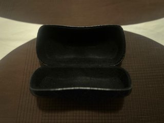 Funda Gafas Chanel Negra Acolchada