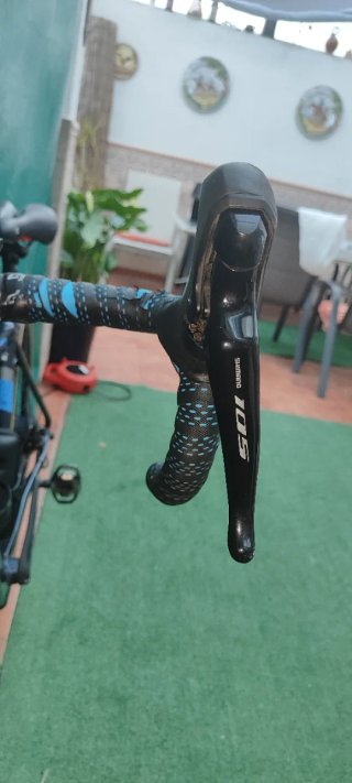 Bici carretera eléctrica Shimano 105
