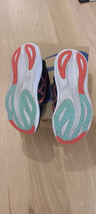 Zapatillas Asics Nimbus 27 talla 41,5