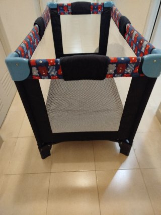Cuna de viaje portátil