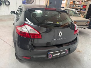 Renault Megane 2013 1.6 100CV 3 años de garantia