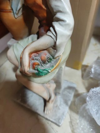 Figura Vintage Mujer con Cántaro