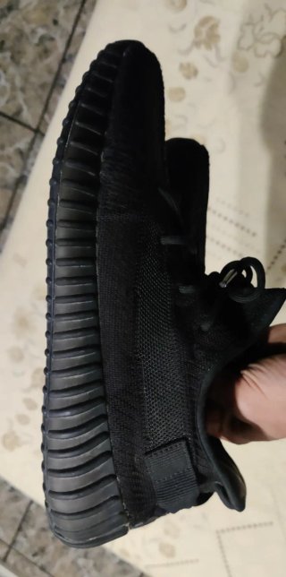 YEEZY TALLA 45