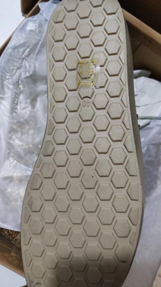 Zapatillas CORINA doradas y blancas con brillo