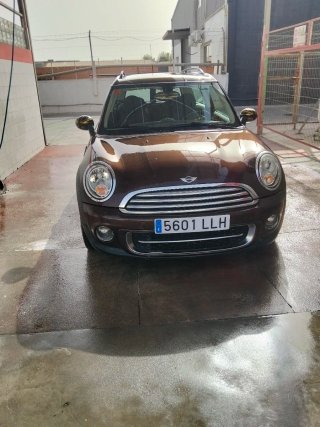 MINI Clubman 2011