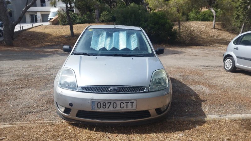 Ford Fiesta 2004 - foto 1