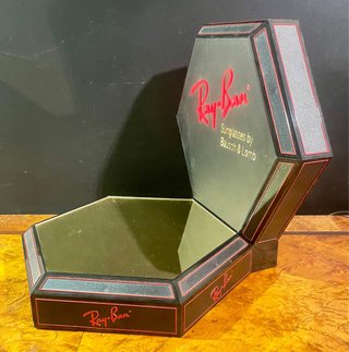 Expositor luminoso Ray-Ban Bausch & Lomb
