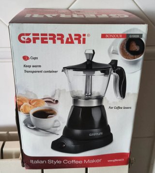 Cafetera Italiana Eléctrica . Diseño. Modelo Moka.