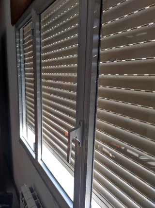 Ventana aluminio con persiana 1.15X1.80