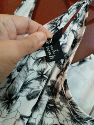Vestido sin mangas estampado floral