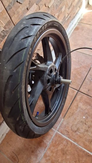 Rueda Benelli BN 125 completa delantera