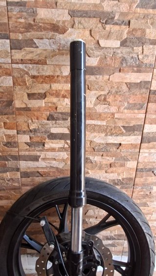 Rueda Benelli BN 125 completa delantera