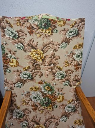 Mecedora antigua floral