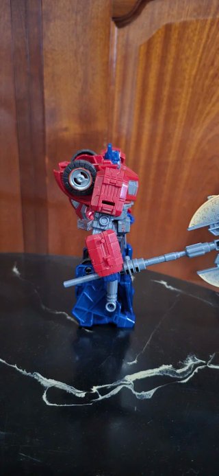 Optimus Prime  Studio Series Gamer Edition