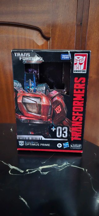 Optimus Prime  Studio Series Gamer Edition