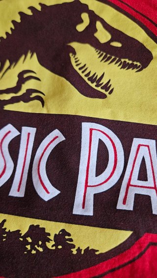 Camiseta Jurassic Park Roja Manga Corta
