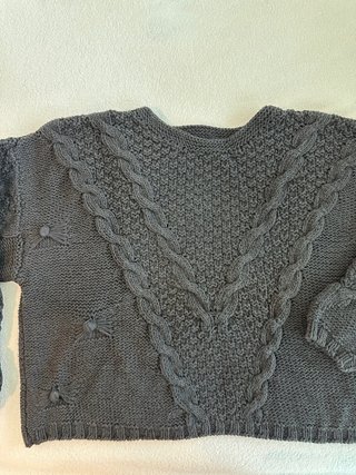 Camisola tricotada à mão preta