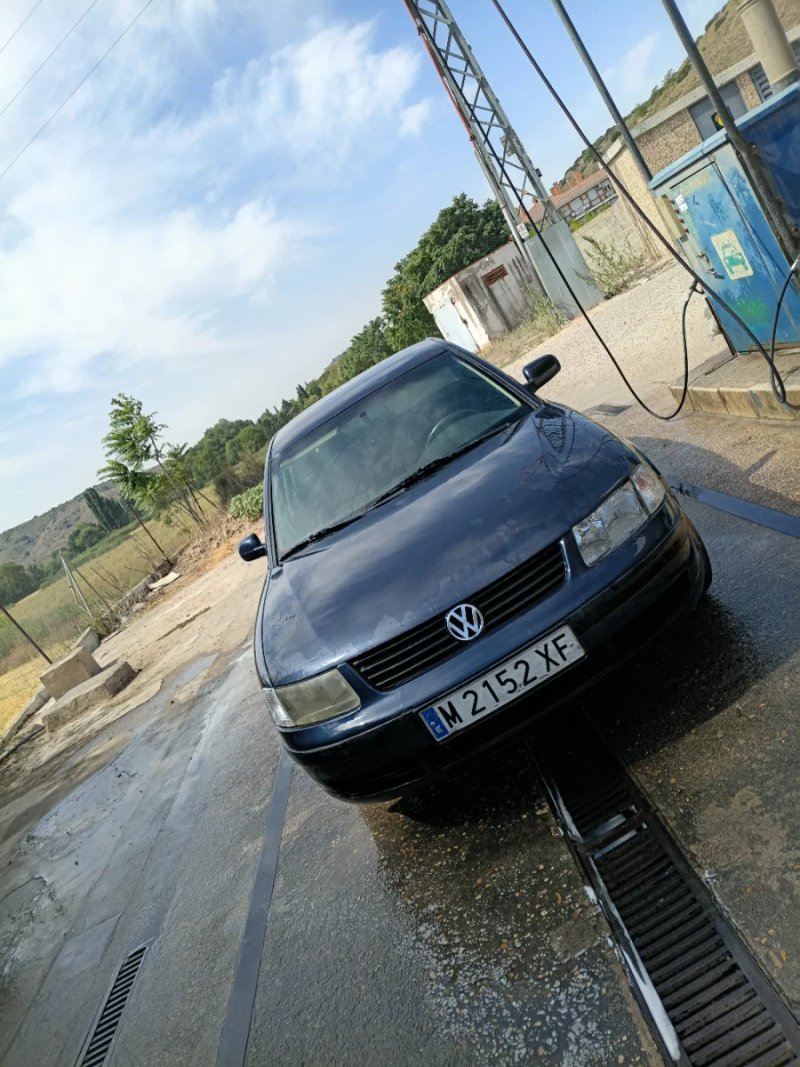 Volkswagen Passat 1999 - foto 1