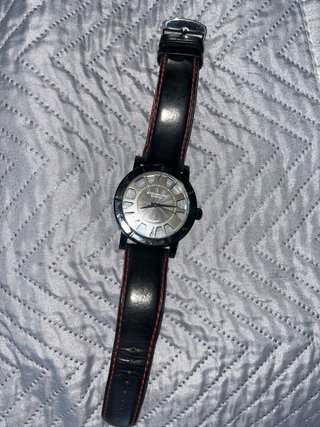 Reloj Stuhrling Negro con Detalles Rojos