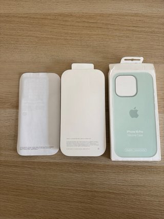 Funda Silicona iPhone 16 Pro Apple