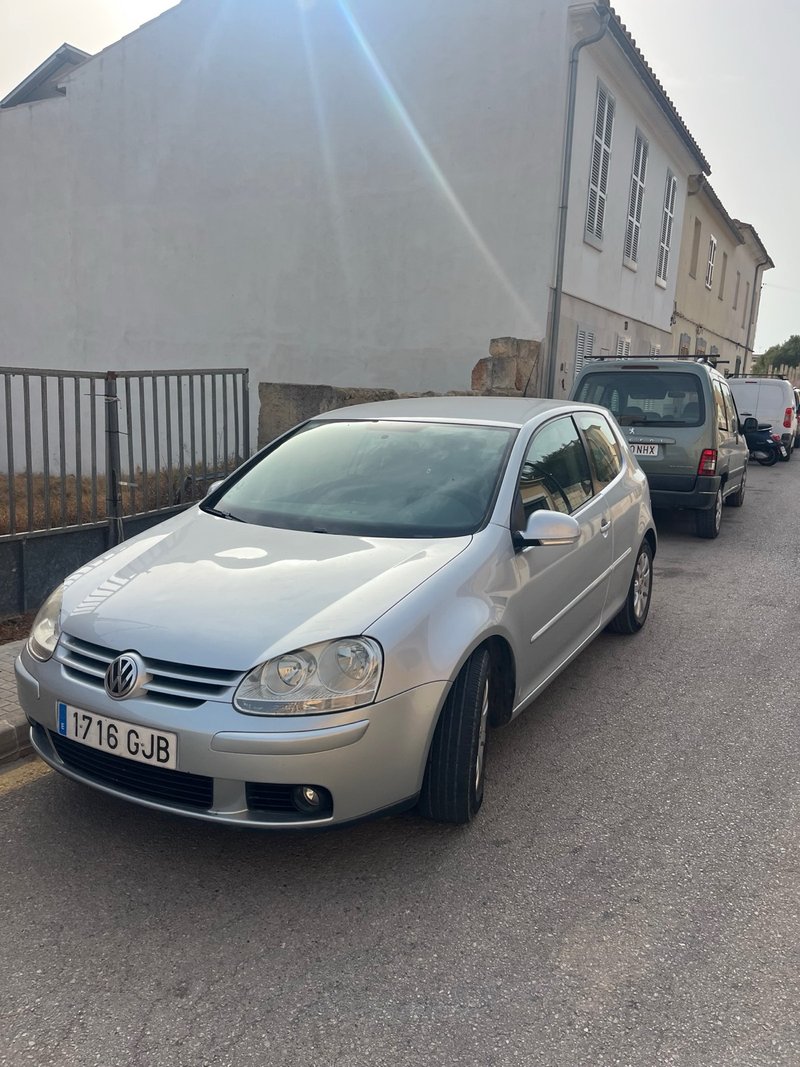 Volkswagen Golf 2010 - foto 1