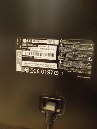 TV LG 50 + Barra Sonido LG Negra