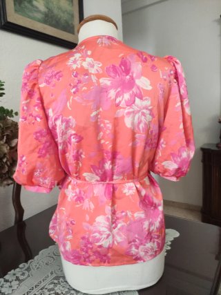 Blusa cruzada floral mujer