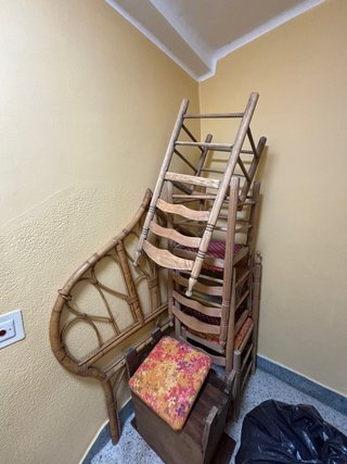 Conjunto de sillas de madera