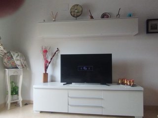Mueble de comedor lacado blanco