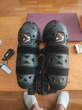 Rodilleras y espinilleras ACE