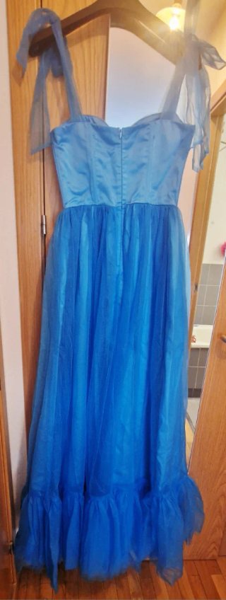 Vestido largo tul azul Cenicienta