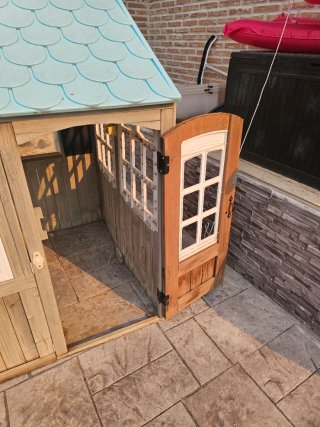Casita de jardín infantil de madera y plástico