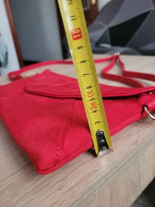 Bolso de ante rojo sin estrenar